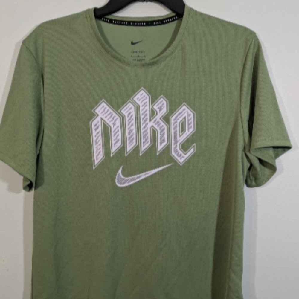 “NIKE RUNNING” DRI-FIT Men’s Short Sleeve Shirt-Size S Light Green Graphic Print